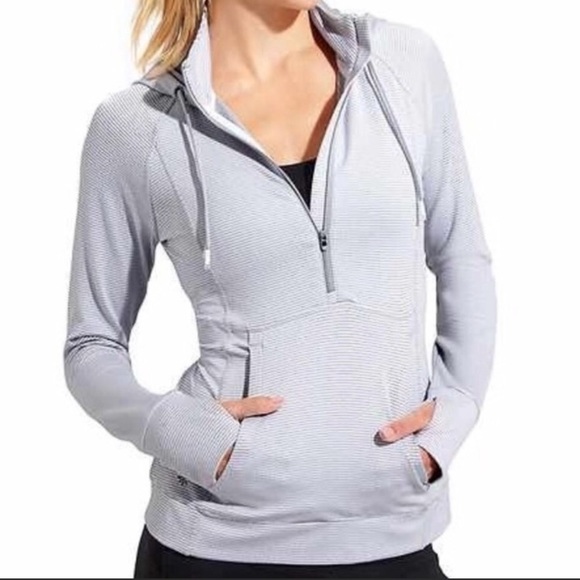 Athleta Tops - Athleta Heavenly Heights Pullover Half Zip Jacket Kangaroo Pocket Shirttail Hood